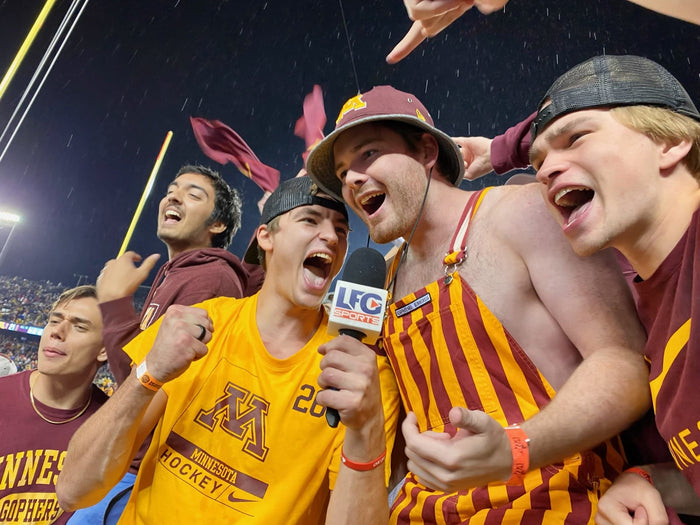 fans screaming into the lfg mic